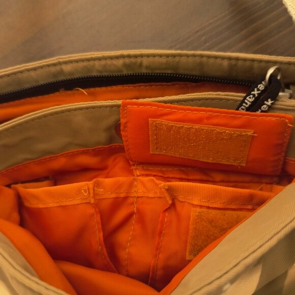 Olive Alexander Tan Shoulder Bag - Picture 5 of 5